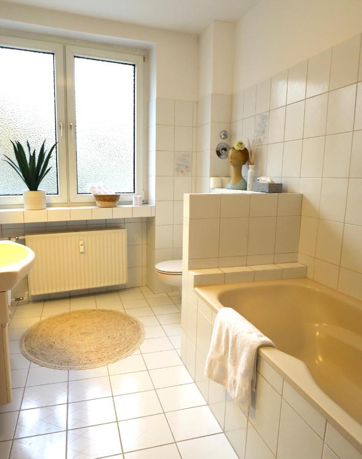 Boho Apartment: Netflix + Balcony + Bathtub Эссен Экстерьер фото